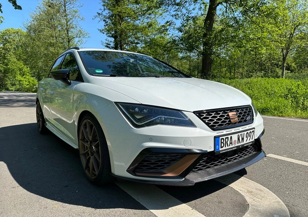 Seat Leon cena 155000 przebieg: 54900, rok produkcji 2020 z Czarne małe 562